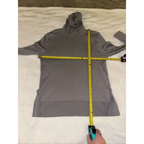 Banana Republic Small Merino Wool Turtleneck Long Sleeve Sweater Dusty Purple - Picture 7 of 9